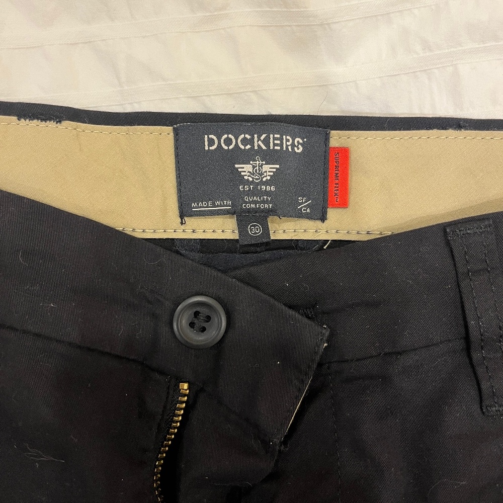 Dockers Men's Straight Fit Supreme Flex Ultimate 9.5" Shorts, NWOT - Picture 4 of 4